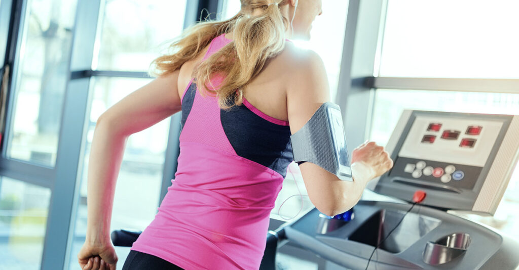 Can I wear a ginger wig while exercising?