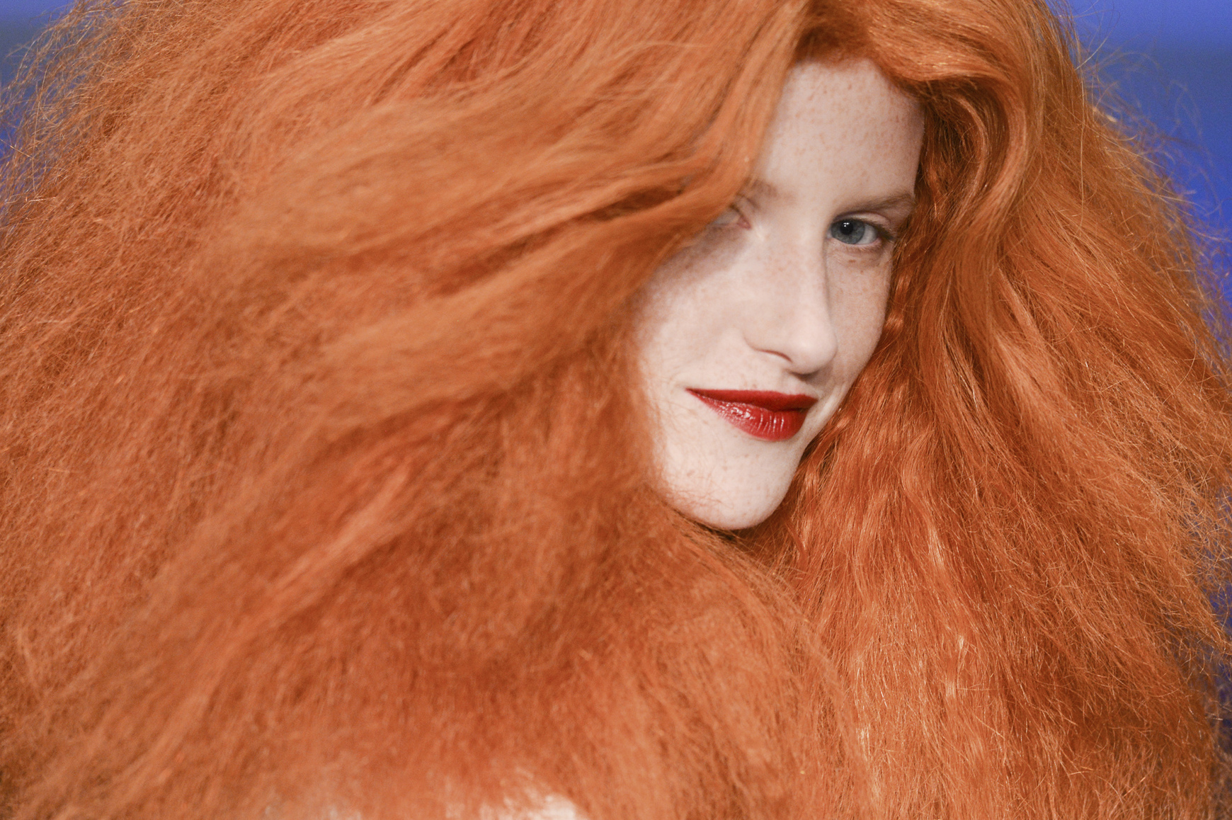 Tips for Managing Frizz in a Ginger Wig